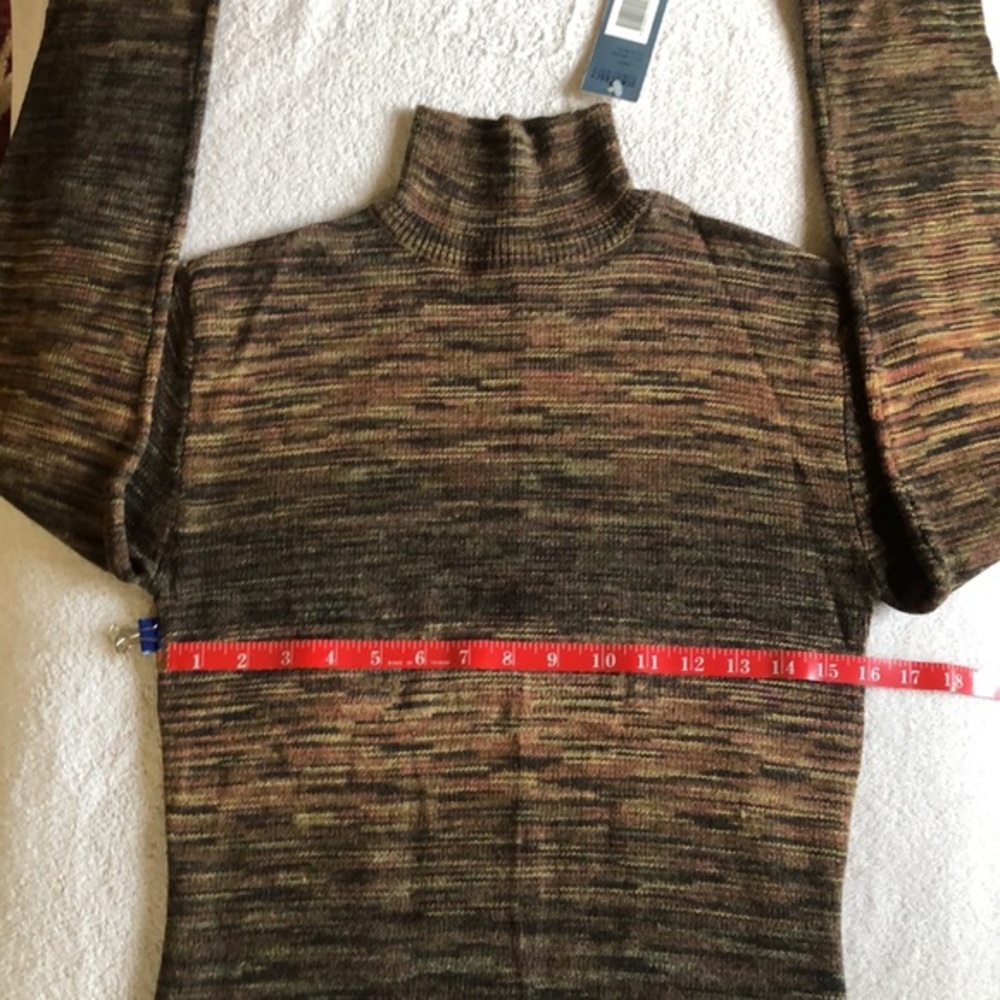 Verigated Brown Turtleneck